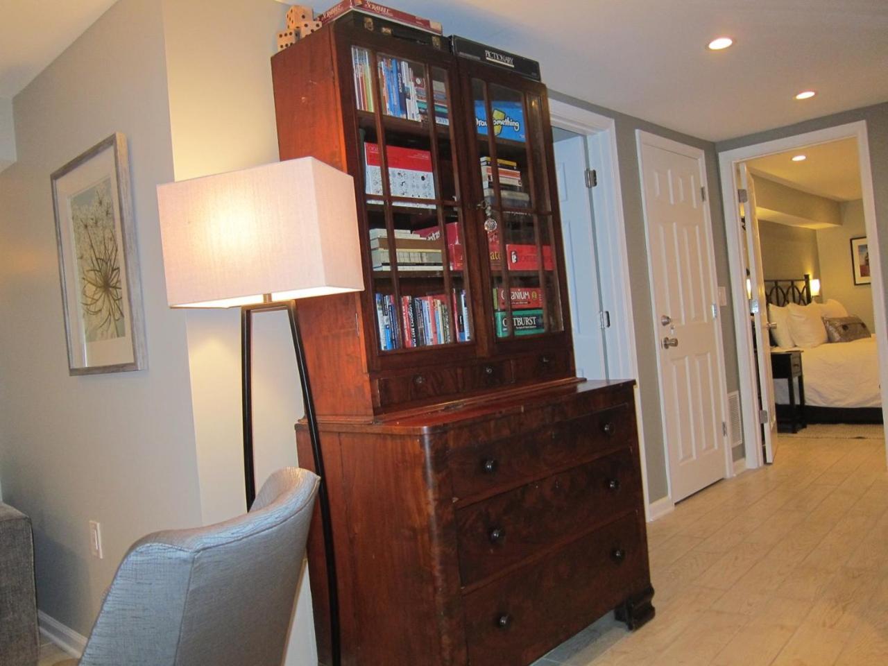 Stylish Renovated Flat, Central, Walk To Dc Sights Вашингтон Экстерьер фото